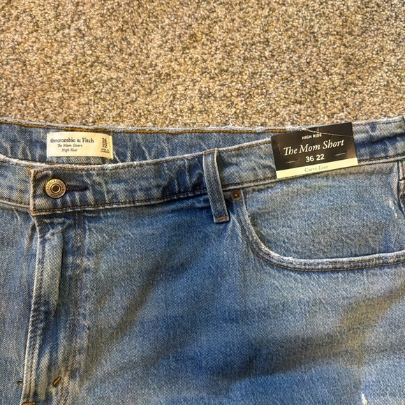 New Abercrombie and fitch the mom short high rise size 22 denim medium wash - Picture 2 of 4